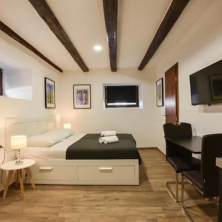Old Town 1 Apartament Pula