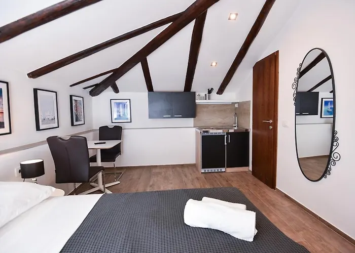 Apartamento Old Town 1 *