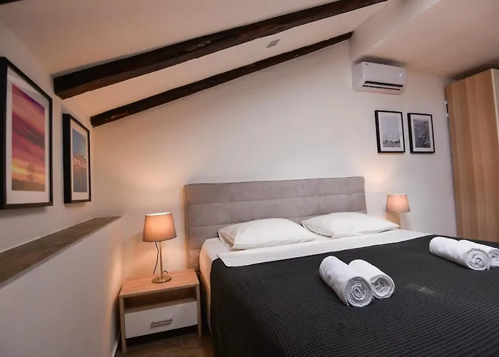 Apartamento Old Town 1 *