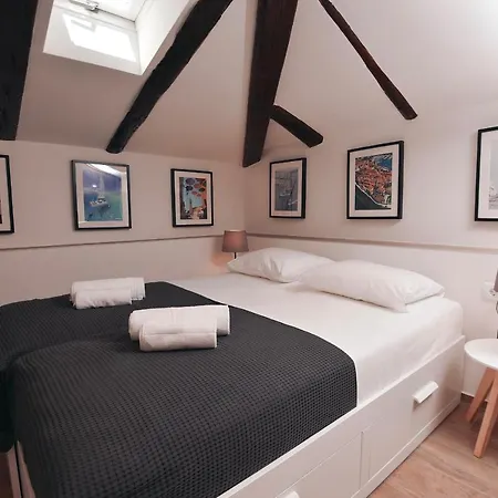 Apartamento Old Town 1 *