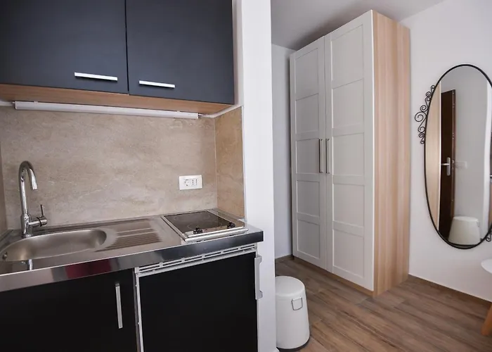 Apartment Old Town 1 *