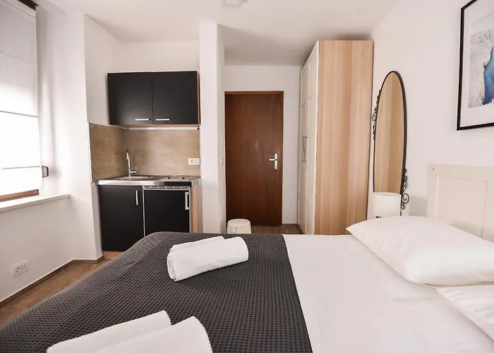 Apartment Old Town 1 *